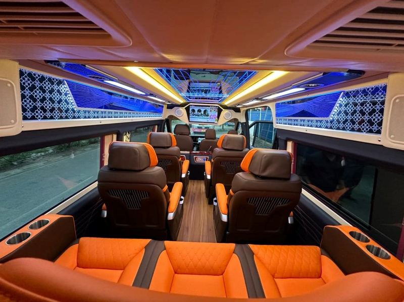 Xe limousine đi Móng Cái