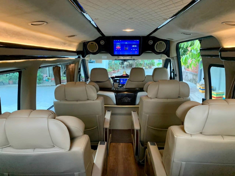 Xe Hà Nội Móng Cái Limousine Hoàng Anh