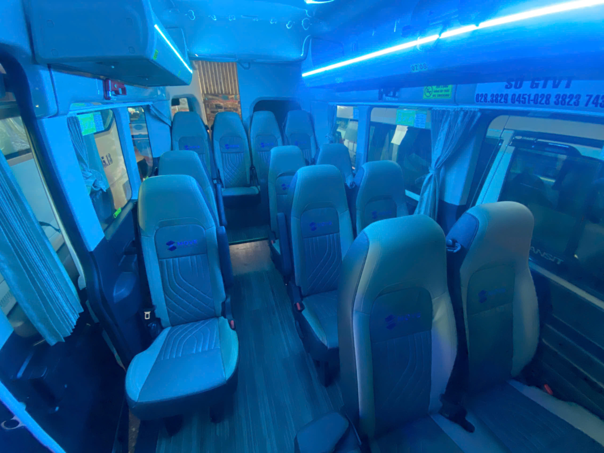 Nội thất ford transit 2025