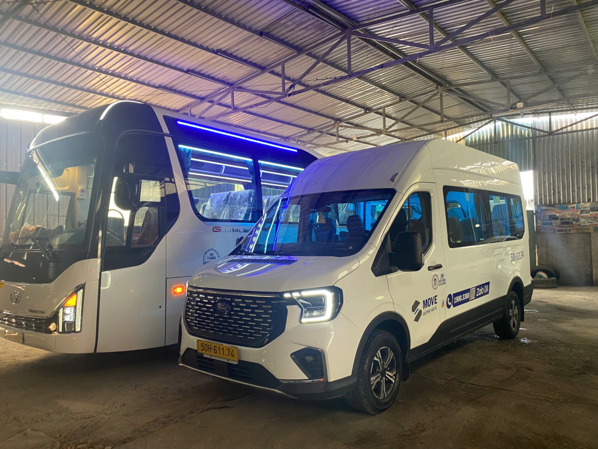 Ngoại thất Ford Transit đời mới nhất