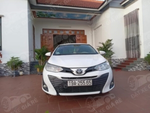 thuê xe 4 chỗ có lái giá rẻ tại Hà Nội