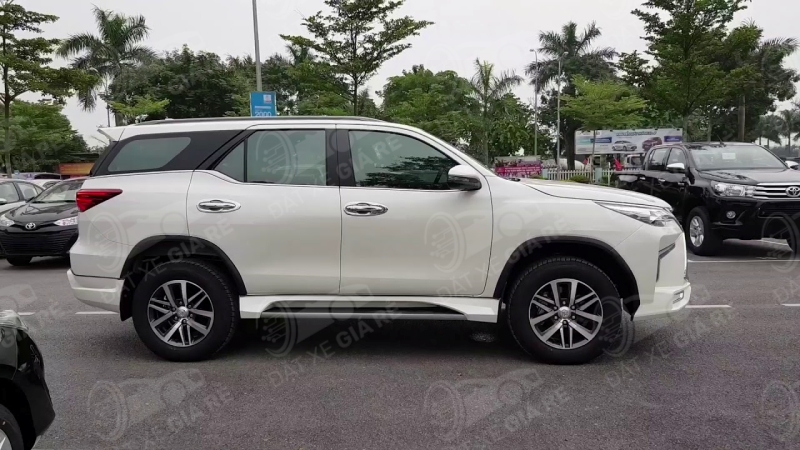 thuê xe ô tô có lái hà nội thuê xe ô tô có lái hà nội
