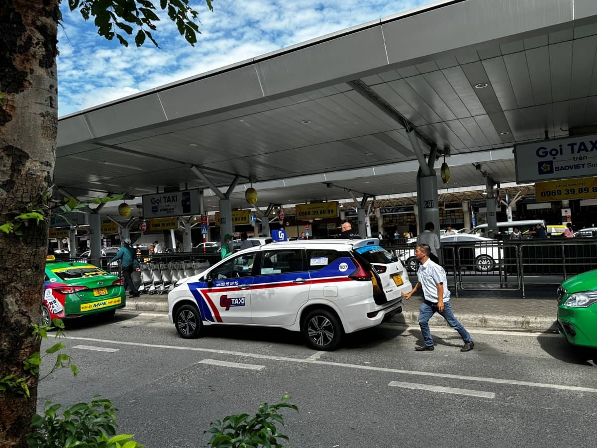 Taxi sân bay Tân Sơn Nhất