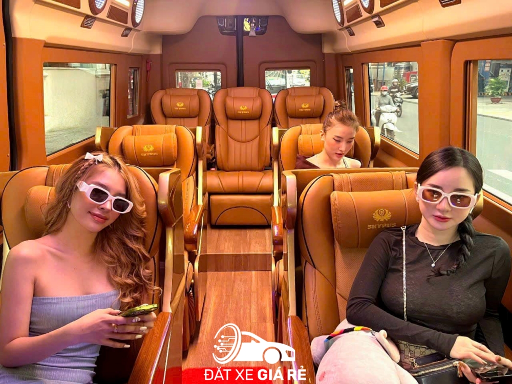 Thuê xe Limousine đi Ninh Bình giá tốt, chất lượng tại Đặt Xe Giá Rẻ
